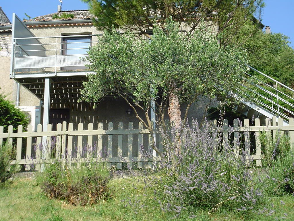 La Cabane De Pepe Emilien Bed and Breakfast Chomérac Buitenkant foto